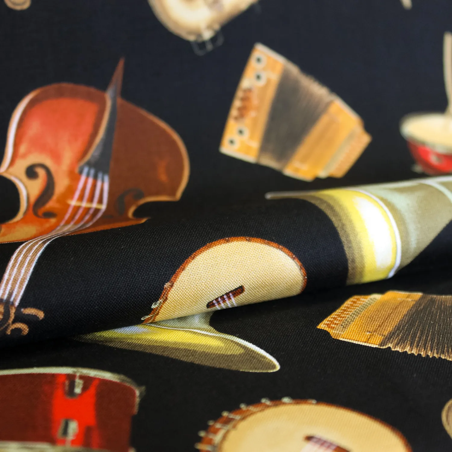Katoen zwart met muziekinstrumenten